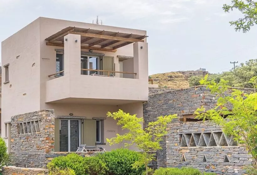 ペンション Vourkari Village