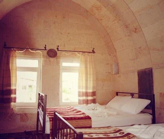 Ali S Guest House   Hostel