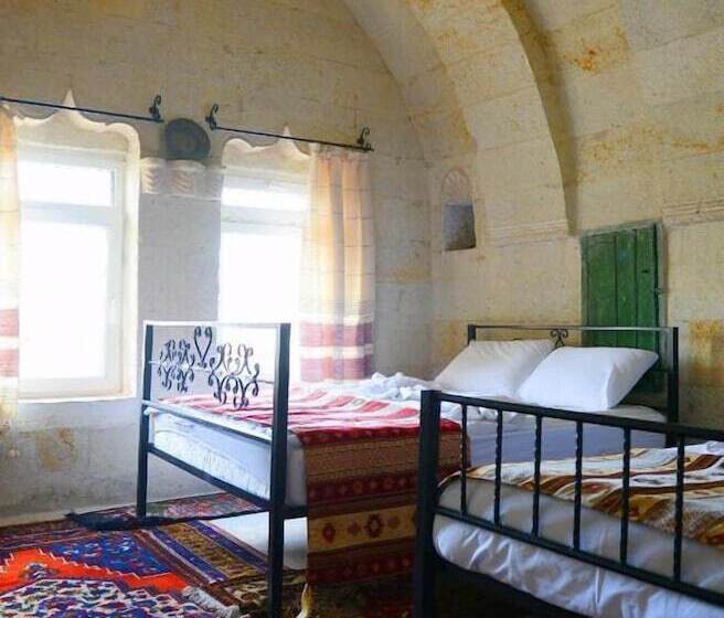 Ali S Guest House   Hostel