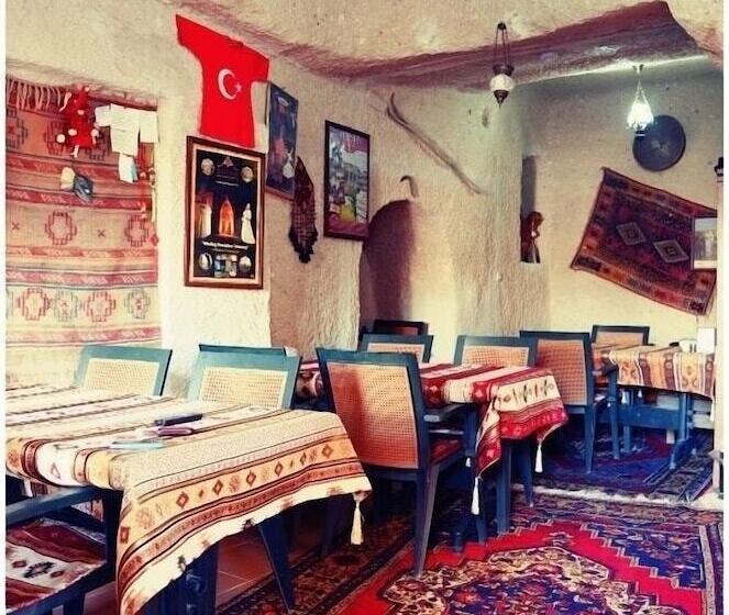 Ali S Guest House   Hostel