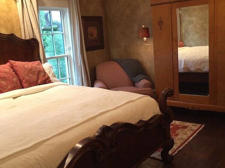 مبيت وإفطار Judson Heath Colonial Inn