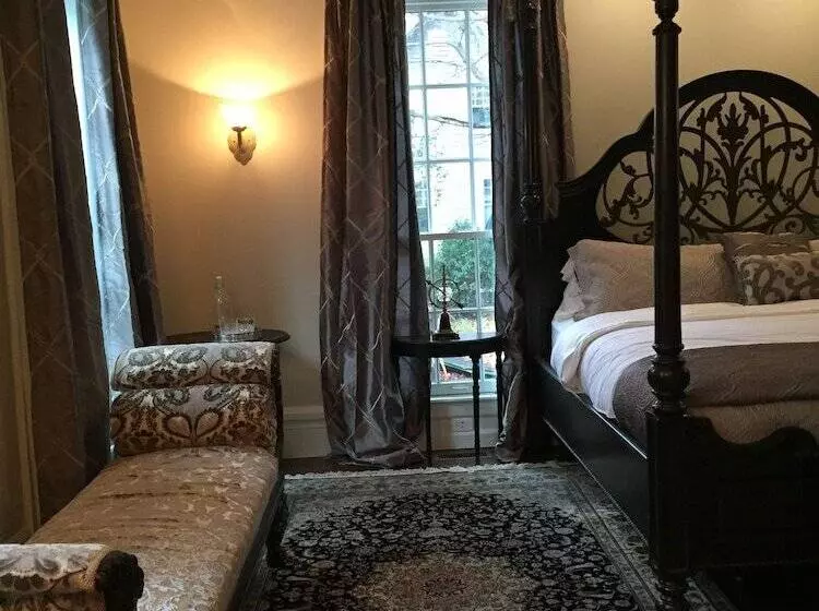 Aamiaismajoitus (B&B) Judson Heath Colonial Inn