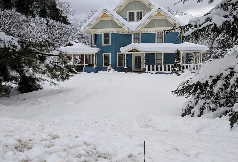 مبيت وإفطار Meadowood Inn