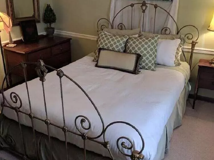 Aamiaismajoitus (B&B) Meadowood Inn