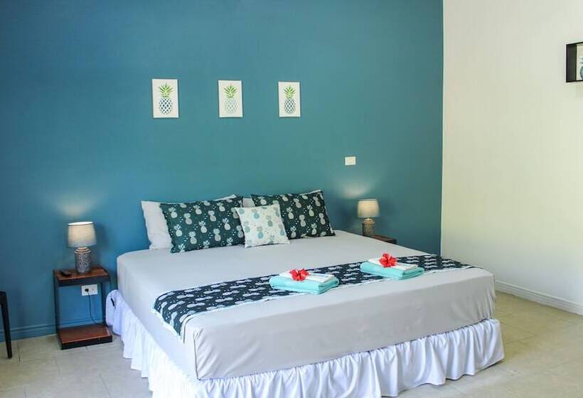 تختخواب و صبحانه Tee K Lodge