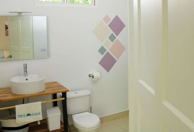 تختخواب و صبحانه Tee K Lodge