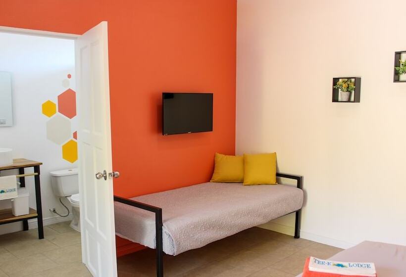 تختخواب و صبحانه Tee K Lodge