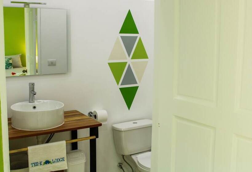 تختخواب و صبحانه Tee K Lodge