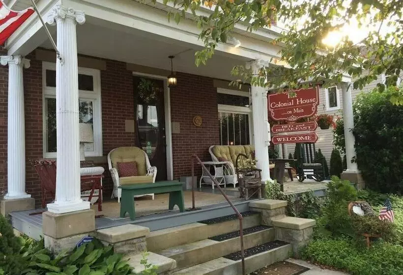 Aamiaismajoitus (B&B) Colonial House On Main