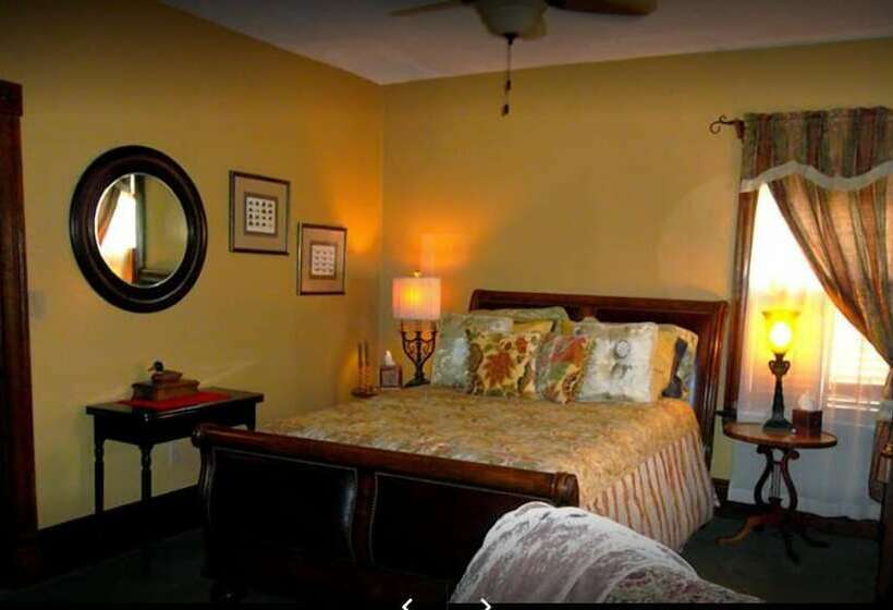 ベッドアンドブレックファースト Colonial House On Main