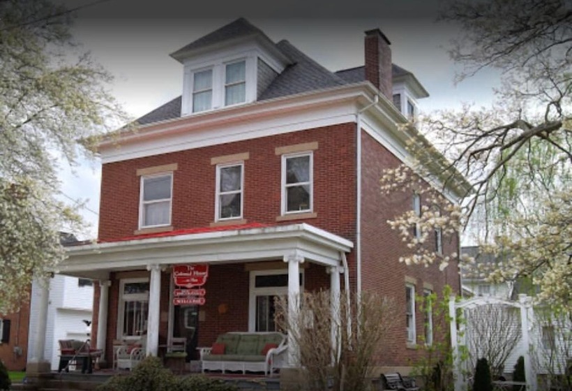 ベッドアンドブレックファースト Colonial House On Main