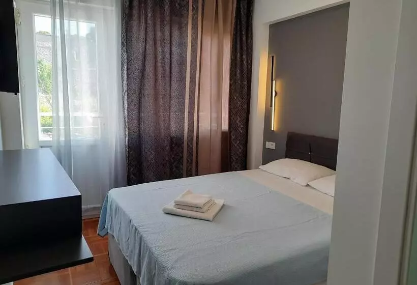 Ephesian Hotel & Guesthouse