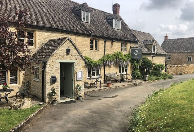 مسافرخانه Horse & Groom Upper Oddington