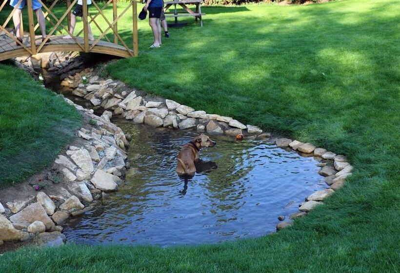 مسافرخانه Horse & Groom Upper Oddington