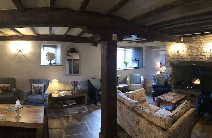 簡易ホテル Horse & Groom Upper Oddington