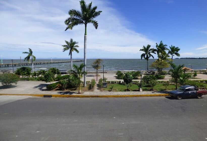 Hostal Surfing Donkey At The Lake Hostel