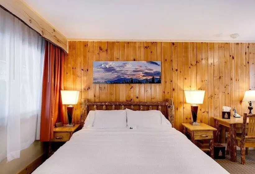 Hotelli Adirondack Spruce Lodge