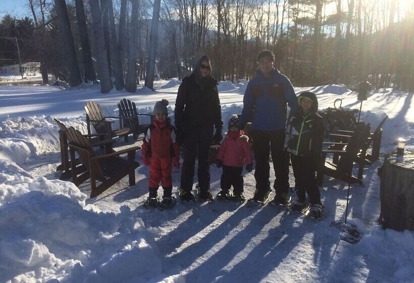 בית מלון כפרי Adirondack Spruce Lodge