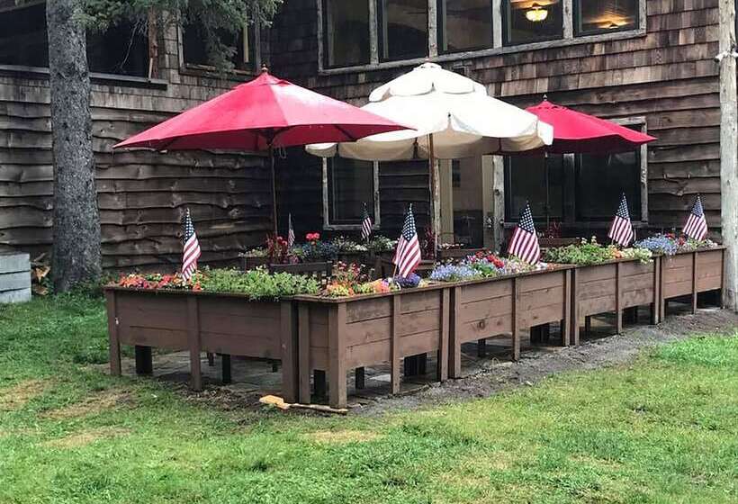 בית מלון כפרי Adirondack Spruce Lodge