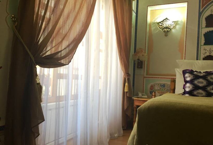 هتل Amelia Boutique