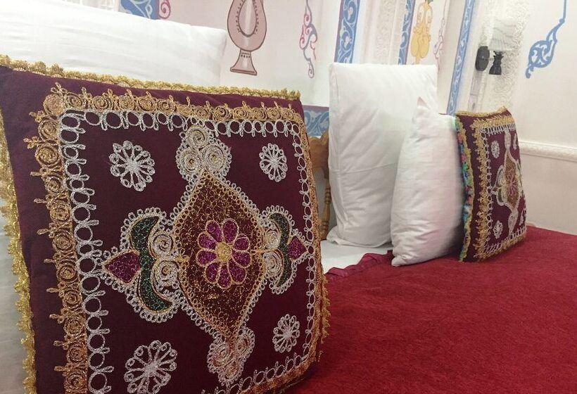 هتل Amelia Boutique