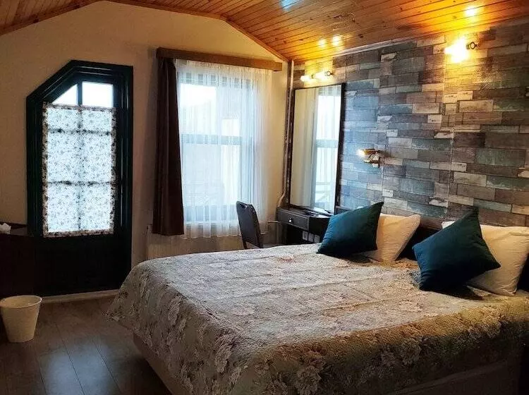 Hotelli Lago Di Salda