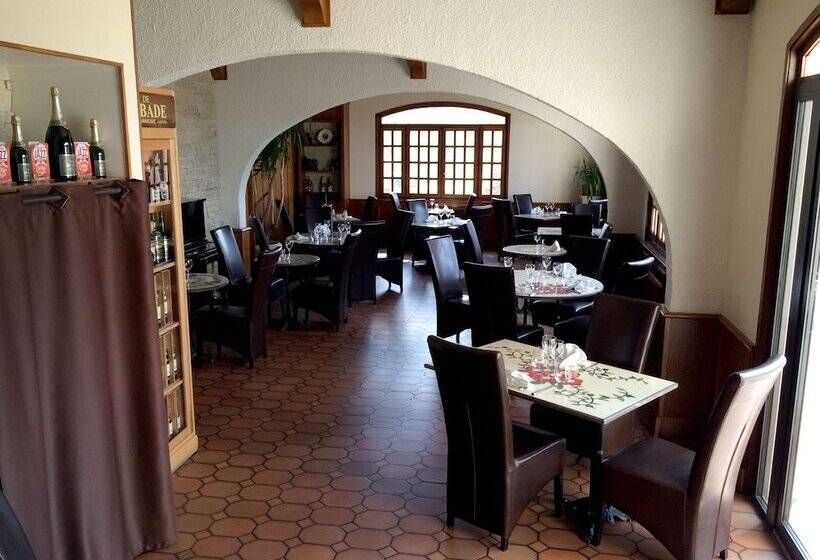 ホテル Logis Hôtel Chez La Mère Dépalle