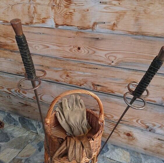 Hotel Loyehill Chalet. Swiss Alps Escape