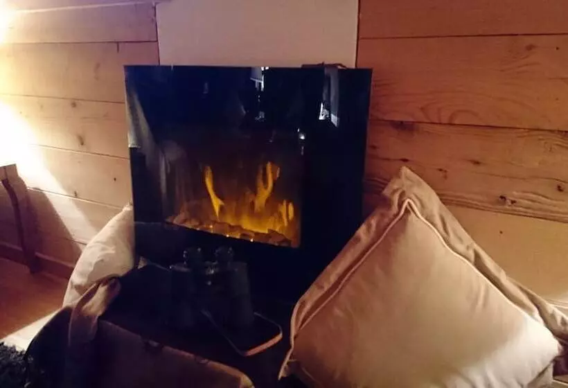 Hotelli Loyehill Chalet. Swiss Alps Escape