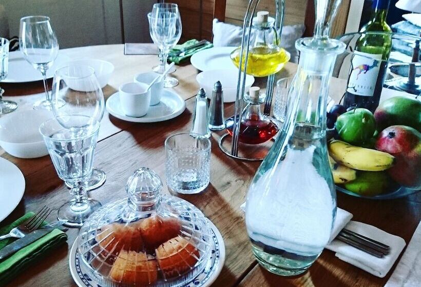 Hotel Loyehill Chalet. Swiss Alps Escape