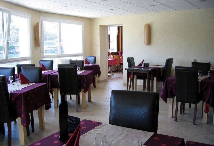 ホテル Restaurant Les Cygnes