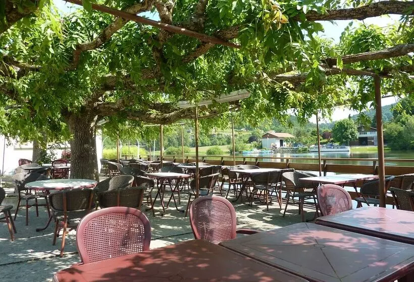 Hotelli Restaurant Les Cygnes