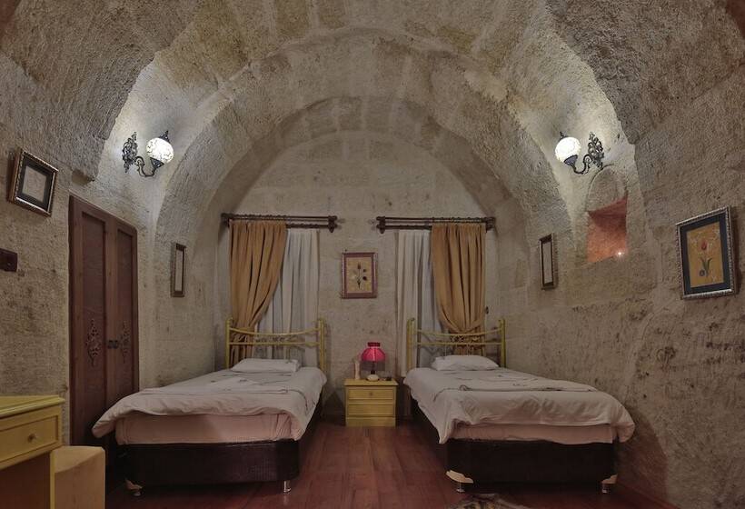 هتل Turbel Cave House