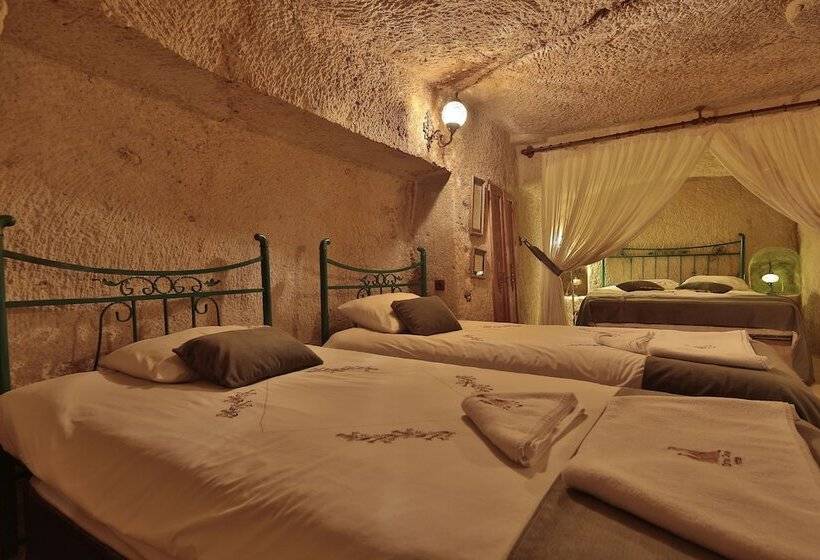 هتل Turbel Cave House