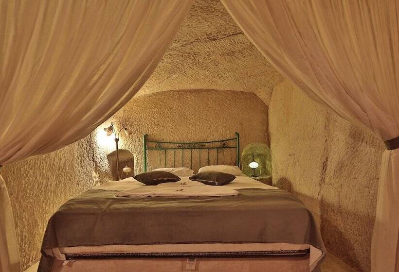 هتل Turbel Cave House