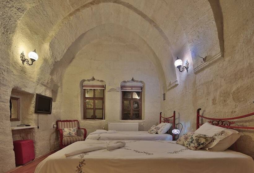 هتل Turbel Cave House