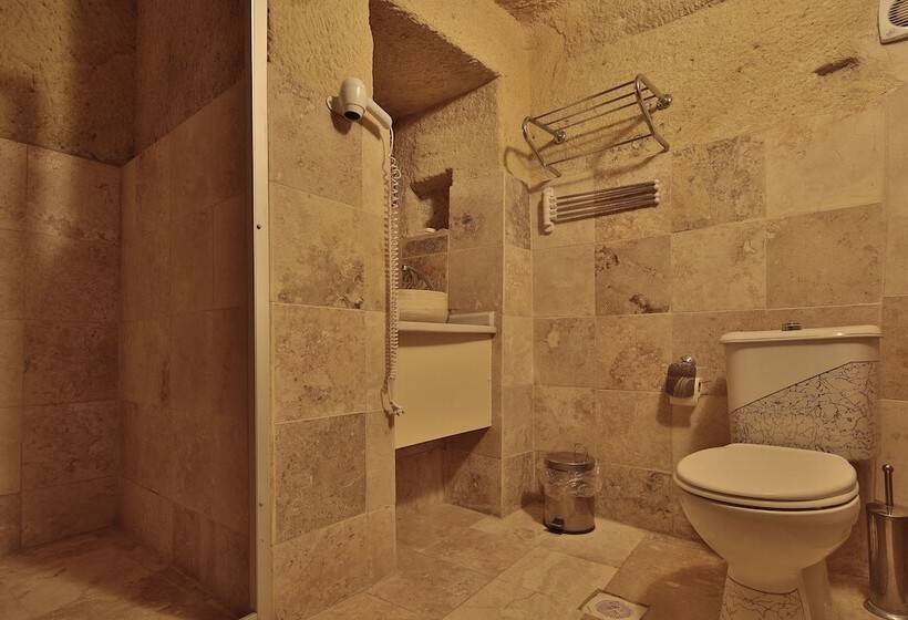 هتل Turbel Cave House