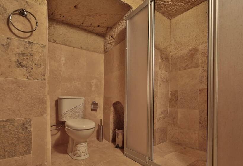 هتل Turbel Cave House