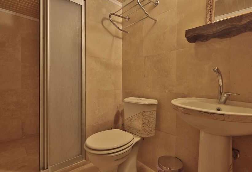 هتل Turbel Cave House