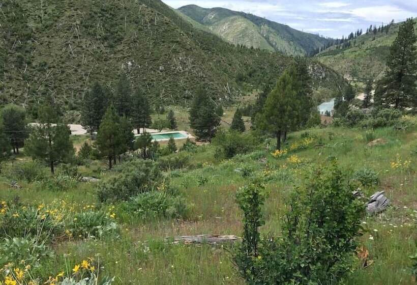 Мотель Haven Hot Springs