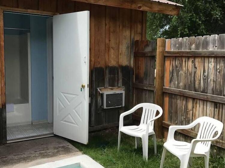 Мотель Haven Hot Springs