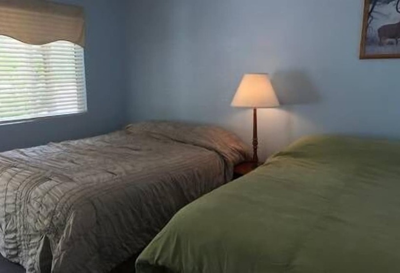 Мотель Haven Hot Springs