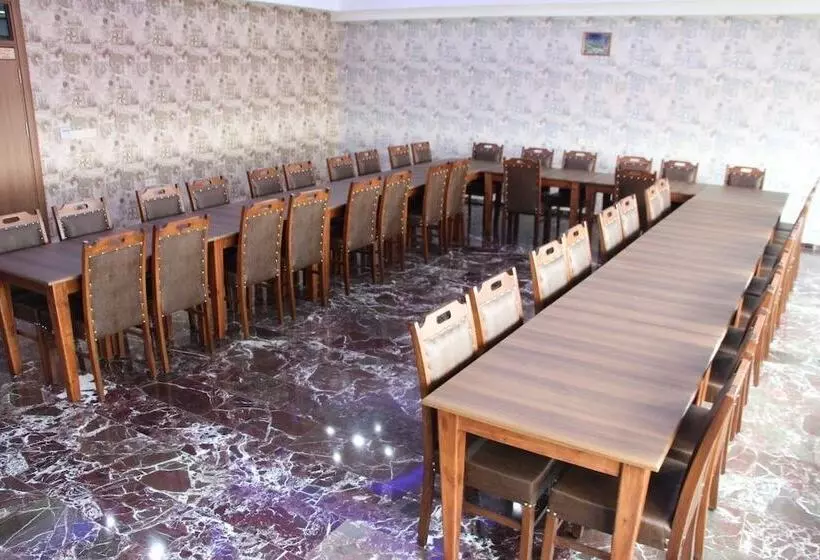 Mus Mir Hotel Saray