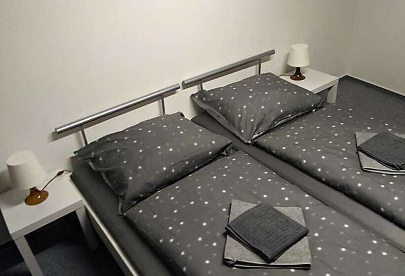 膳宿费 Rooms Novobranská A Orlí