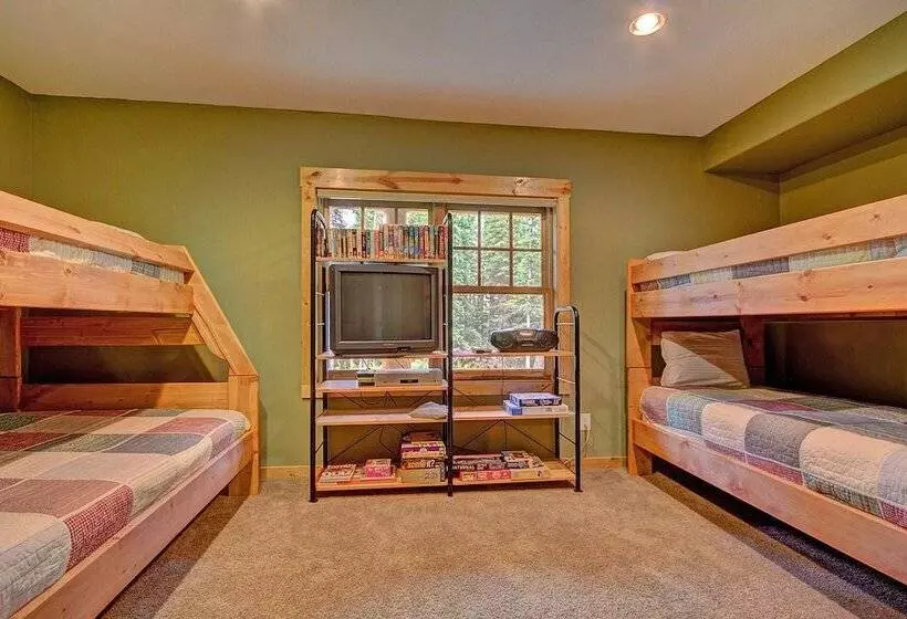 Timber Ridge Lodge 4 Bedroom Home By Redawning