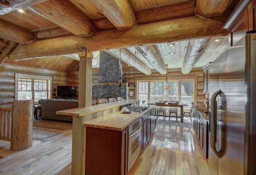 Timber Ridge Lodge 4 Bedroom Home By Redawning