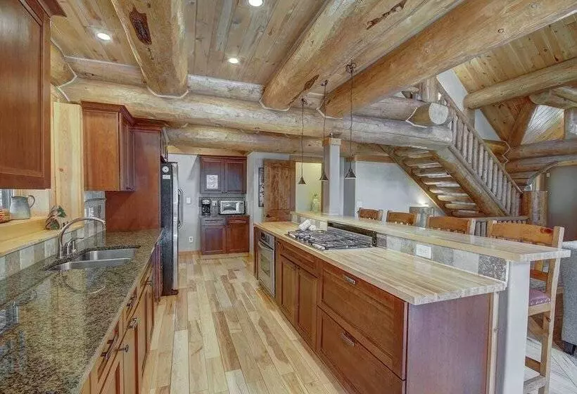 Timber Ridge Lodge 4 Bedroom Home By Redawning