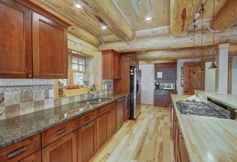 Timber Ridge Lodge 4 Bedroom Home By Redawning