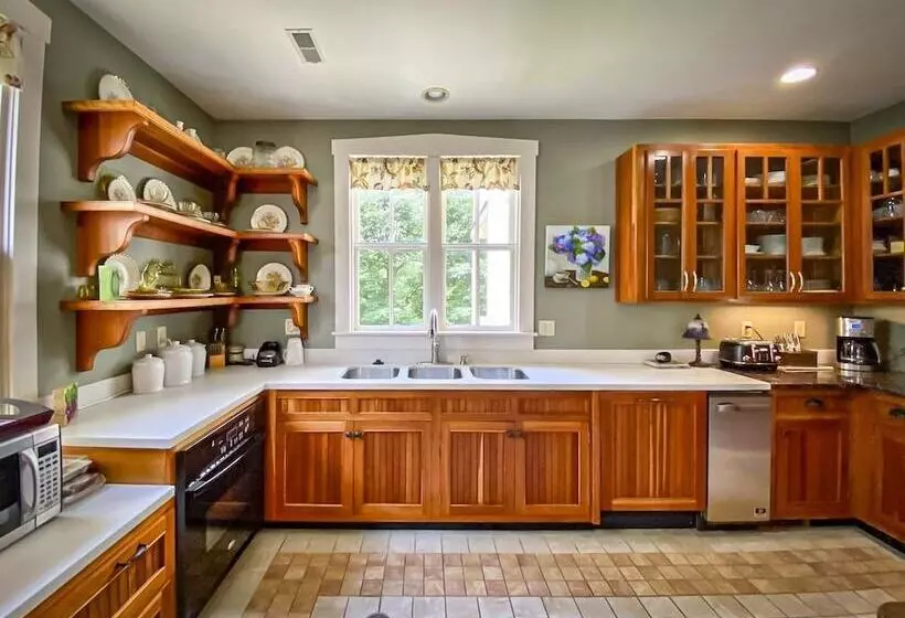 Aamiaismajoitus (B&B) Central