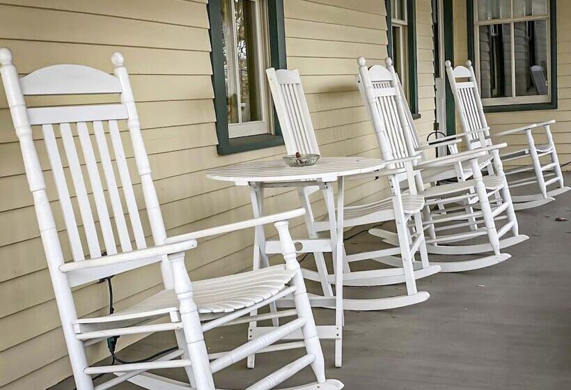 مبيت وإفطار Central